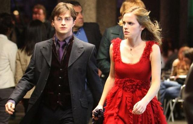 A girl became a woman (27 pics)