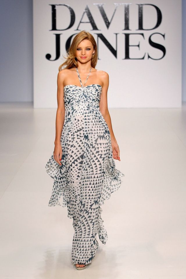 Miranda Kerr at a fashion show in Melbourne (19 pics)