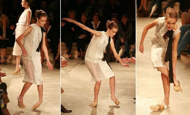 Catwalk Fails – When Models fall (26 pics)