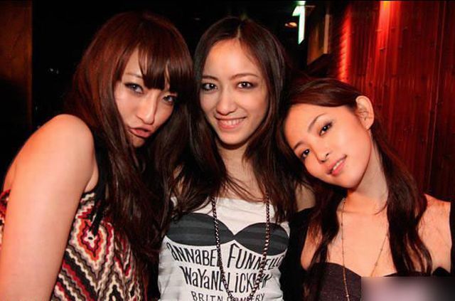 How Japanese Youth Partying (30 pics)