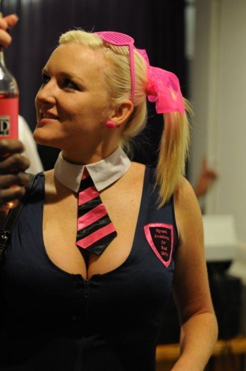 Sexy Girls from School Disco (100 pics)