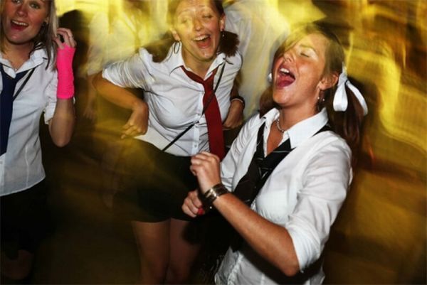 Sexy Girls from School Disco (100 pics)