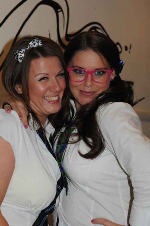 Sexy Girls from School Disco (100 pics)