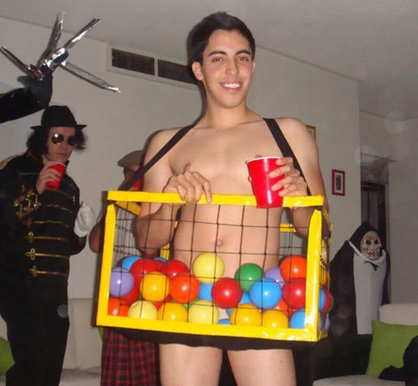 WTF Costumes (45 pics) WTF Costumes (45 pics)