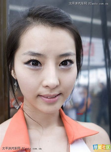 Amusing Model from One Motor Show (12 pics)