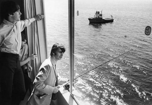 Rare Photographs of Celebrities (125 pics)