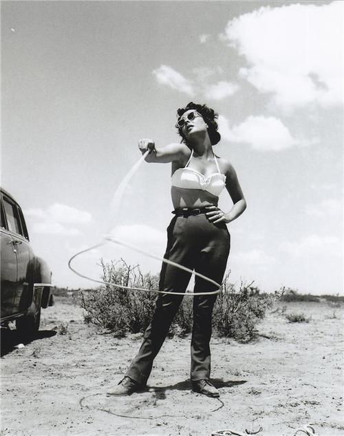 Rare Photographs of Celebrities (125 pics)