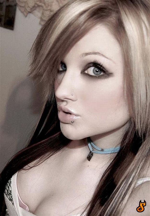 Do Emo Girls Appeal You? (75 pics)