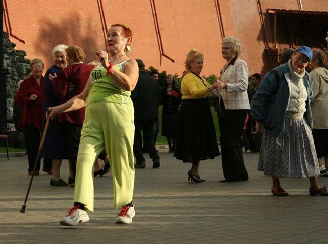 Life In The Funny Lane (44 pics)