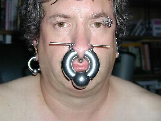 Strange Body Modifications (20 pics)