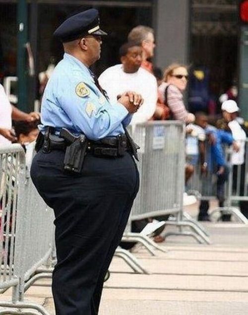 Butts In The Front (29 pics)