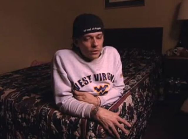 The Man with Half a Body! (33 pics)