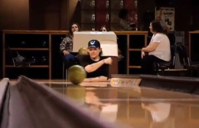 The Man with Half a Body! (33 pics)