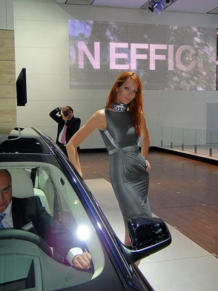 Russian Girls at a Car Show (51 pics)