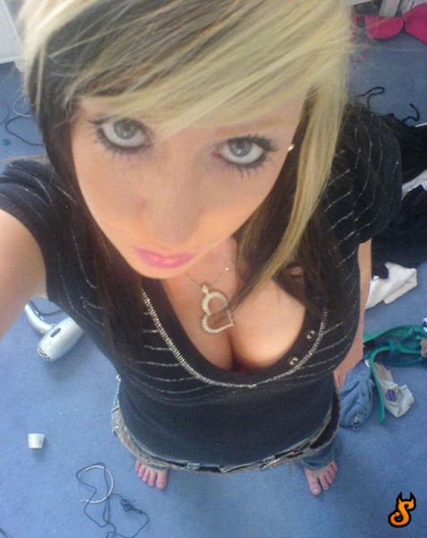 New Selection with Emo Girls (35 pics)