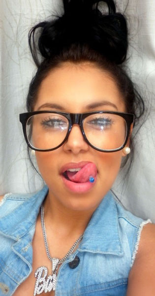 Chicks With Specs
