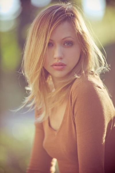 There Are Beautiful Girls Here