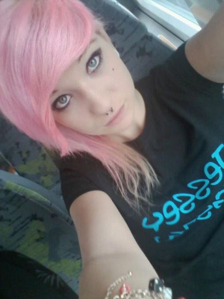 Cute Emo Girls