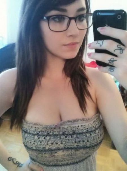 Cute Emo Girls