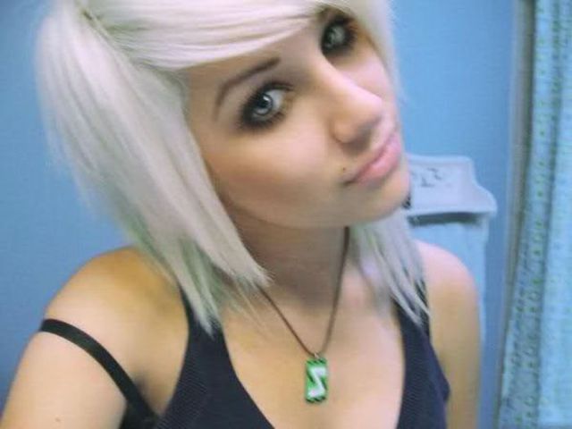 Cute Emo Girls