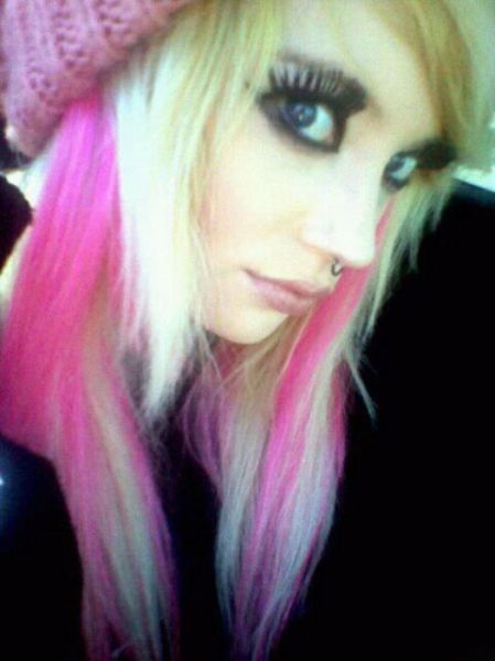 Cute Emo Girls