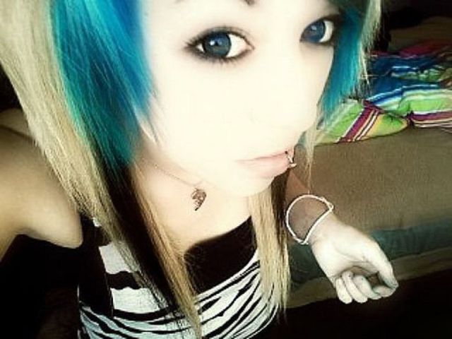 Cute Emo Girls
