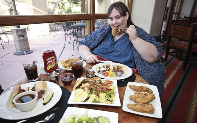 Supersized Woman Meets Her Significant Other