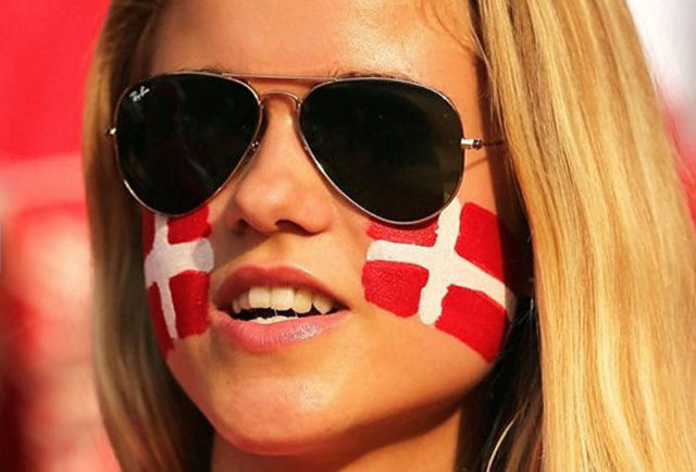 Euro 2012’s Gorgeous Female Fans