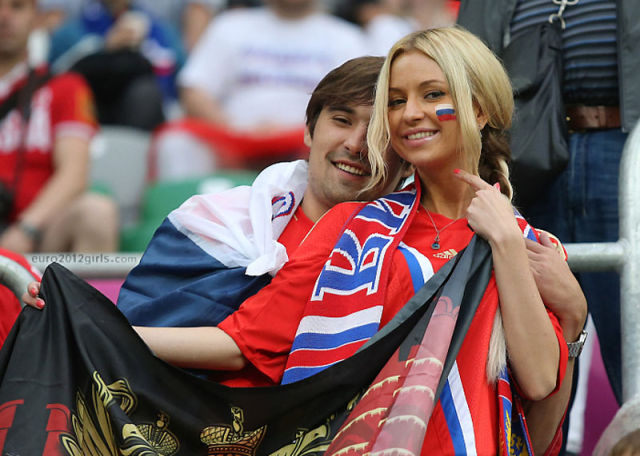 Euro 2012’s Gorgeous Female Fans