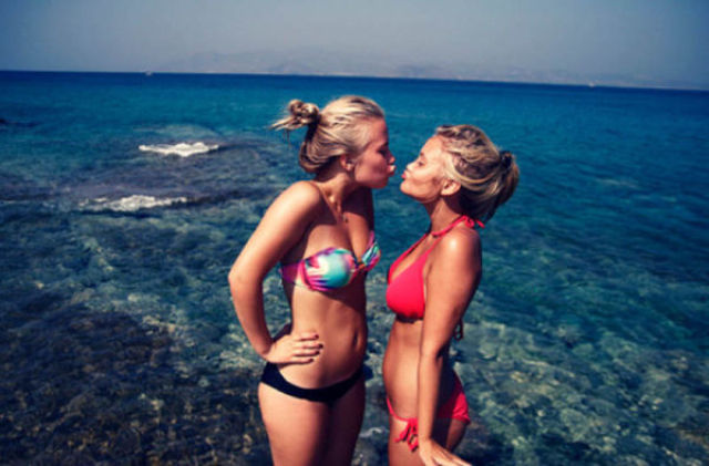 Sexy Beach Babes