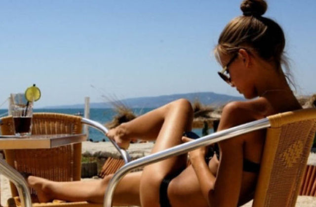 Sexy Beach Babes