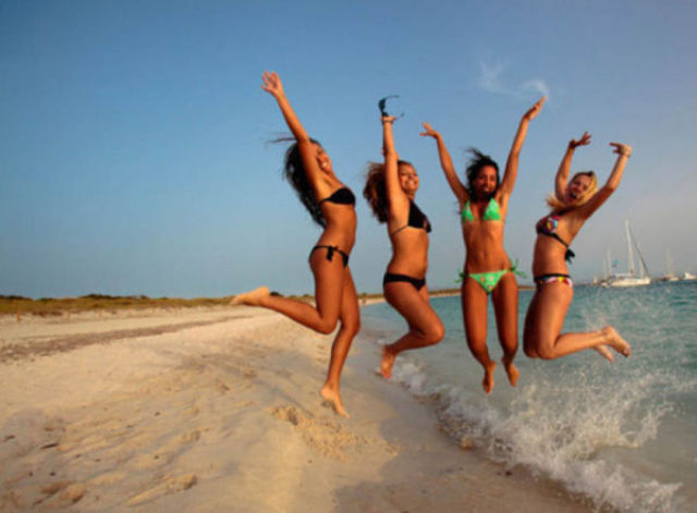 Sexy Beach Babes