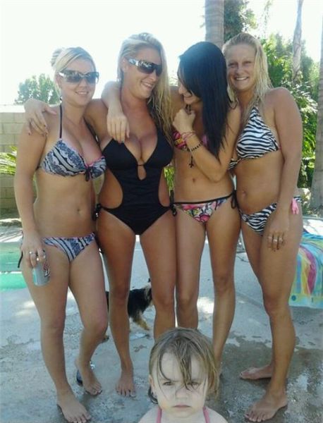 When Photos of Chicks In Bikinis Get Ruined