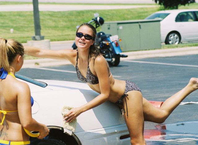 This Car Wash Must Be Every Man’s Dream