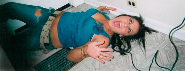 Ever Wondered What Drunk Girls Do in the Bathroom?