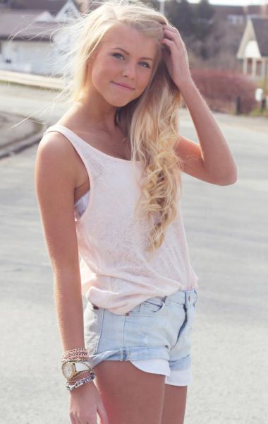 Naturally Beautiful Girls