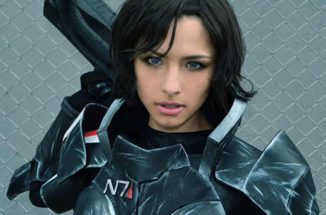 Super-Hot and Sexy Mass Effect Cosplay