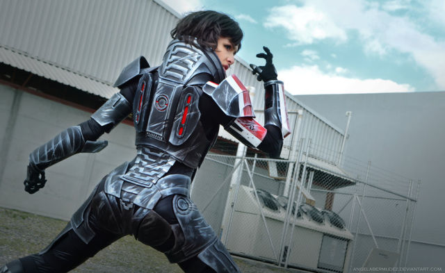 Super-Hot and Sexy Mass Effect Cosplay