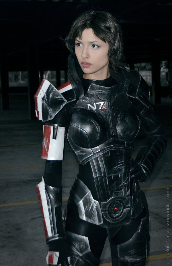 Super-Hot and Sexy Mass Effect Cosplay