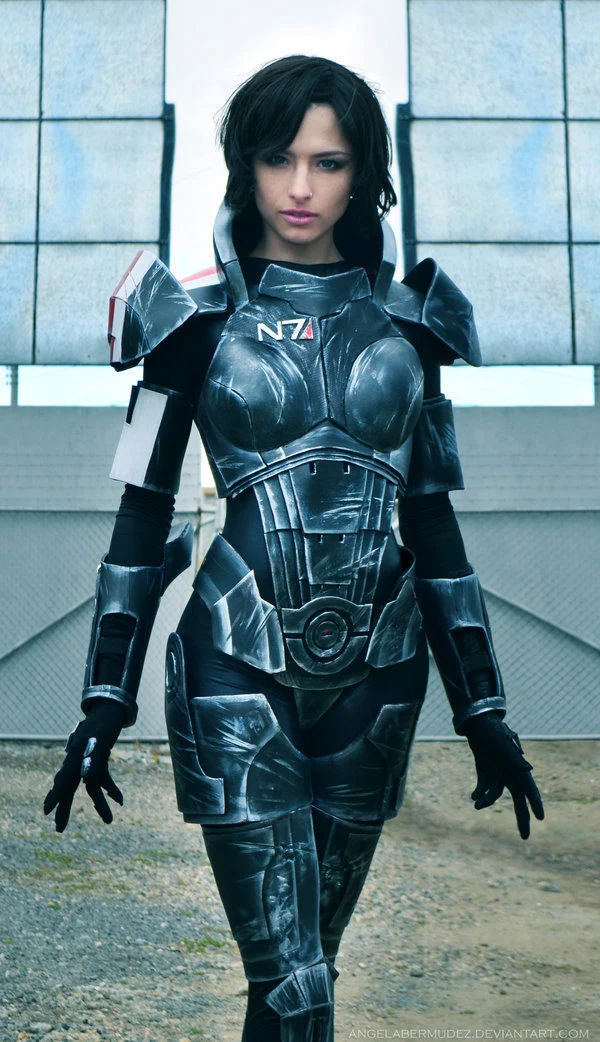 Super-Hot and Sexy Mass Effect Cosplay