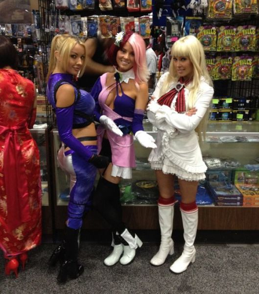 Cosplay Makes Hot Girls Even Hotter