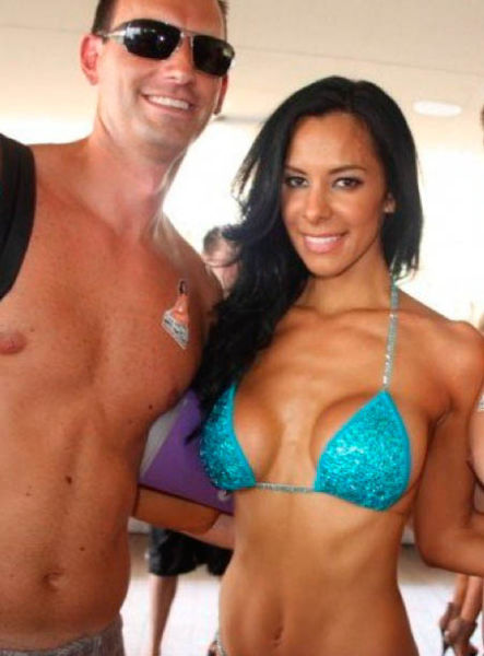 Sexy Vegas Girls Strut Their Stuff at the Pool Party in Vegas