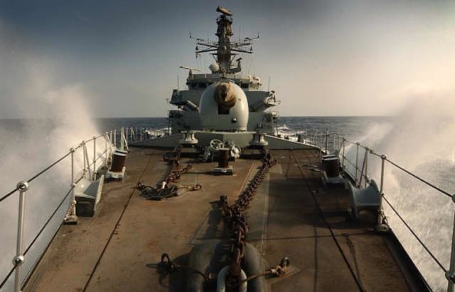 Great Photos of Navy Ships in the Middle of the Ocean