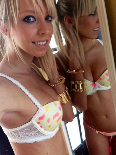 Sexy Selfies Are Women’s Gifts to Men