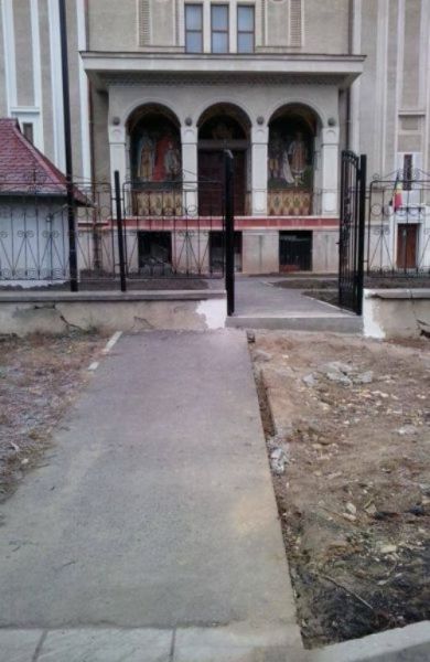 These Construction Workers Should Be Fired Immediately