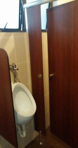 These Construction Workers Should Be Fired Immediately