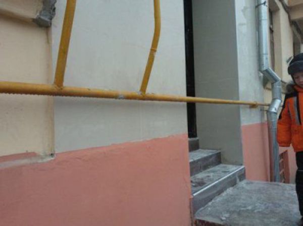 These Construction Workers Should Be Fired Immediately