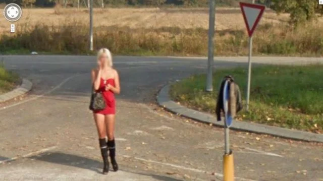 Sexy Ladies Get Caught on Google Street View