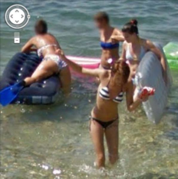 Sexy Ladies Get Caught on Google Street View