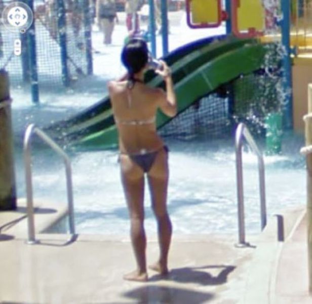 Sexy Ladies Get Caught on Google Street View